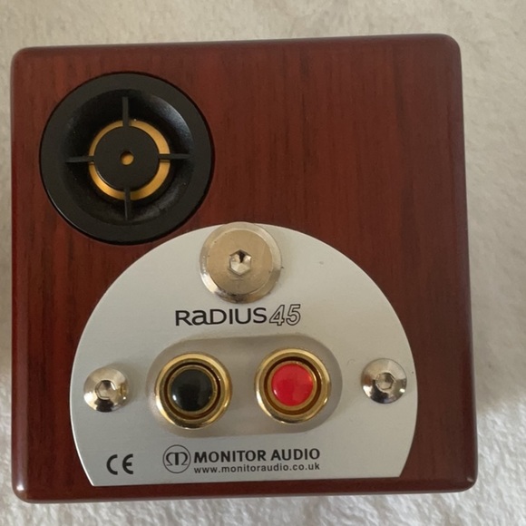 MONITOR AUDIO radius 45 speakers bookshelf - Picture 4 of 6